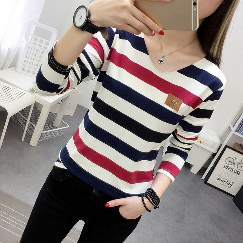 Korean Spring and Autumn Clothing T-shirt for Women in Red And Green