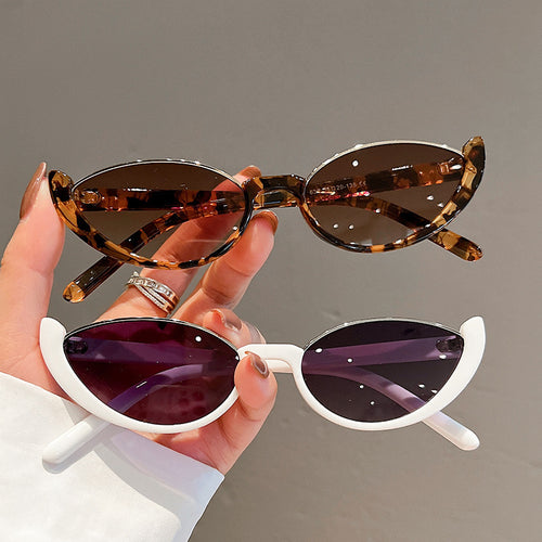 Cat Eye Sunglasses Women Fashion Trending in Black Frame Gray Piece