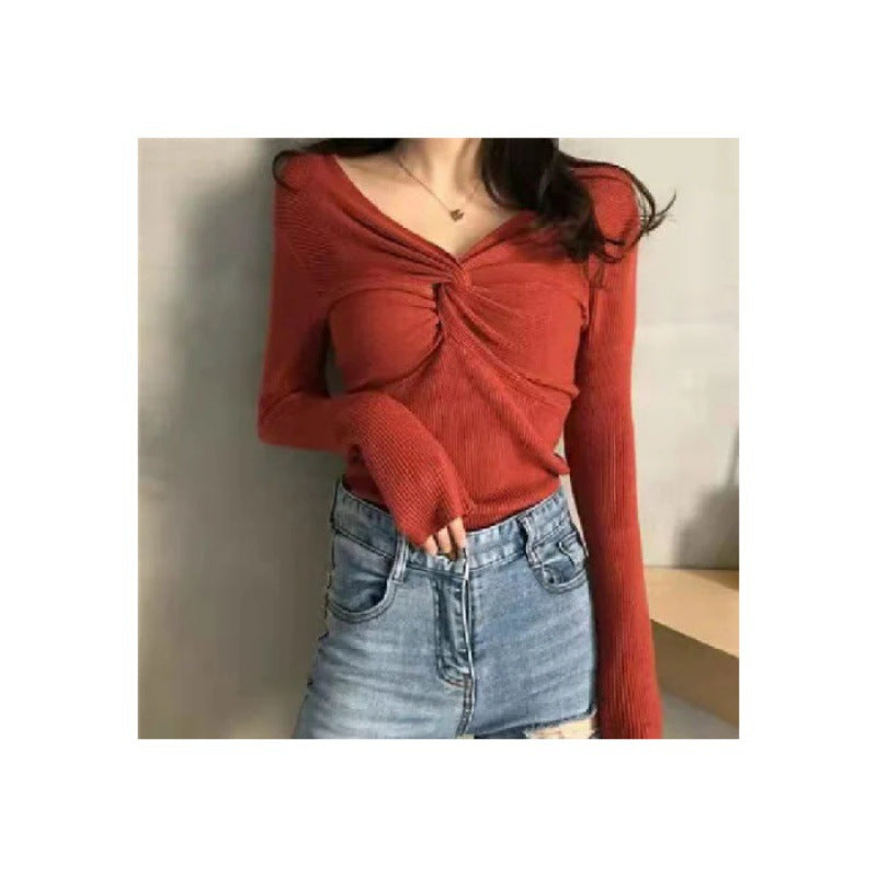 Autumn and Winter Clothing New Kinked Design Slim-fit Cashmere Knitwear for Women in Apricot