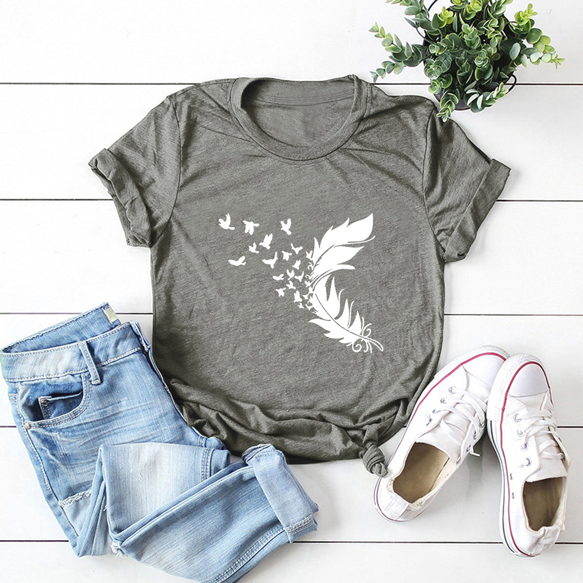 Summer Plus Size Women Clothing New Feather Print T-shirt in Light Grey