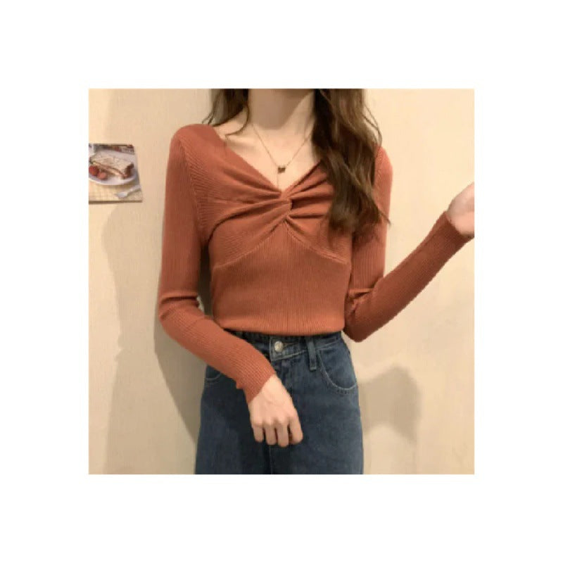 Autumn and Winter Clothing New Kinked Design Slim-fit Cashmere Knitwear for Women in Apricot