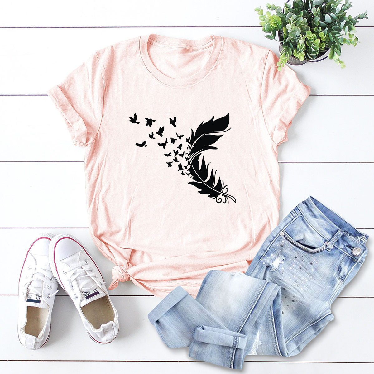 Summer Plus Size Women Clothing New Feather Print T-shirt in Light pink
