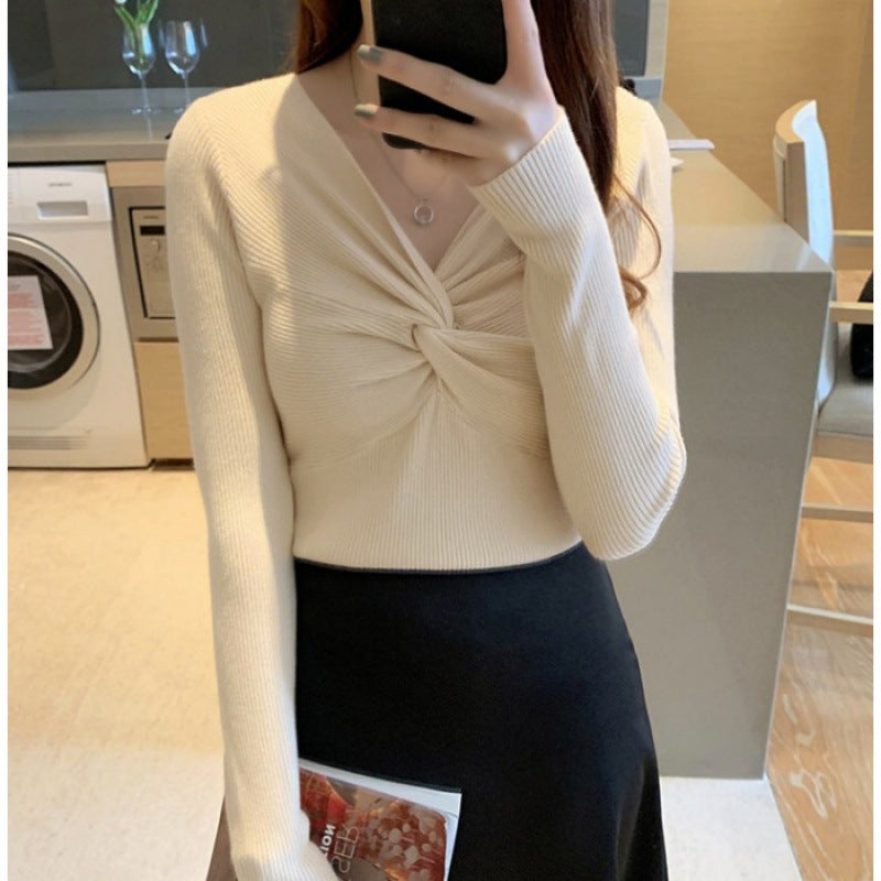 Autumn and Winter Clothing New Kinked Design Slim-fit Cashmere Knitwear for Women in Blue