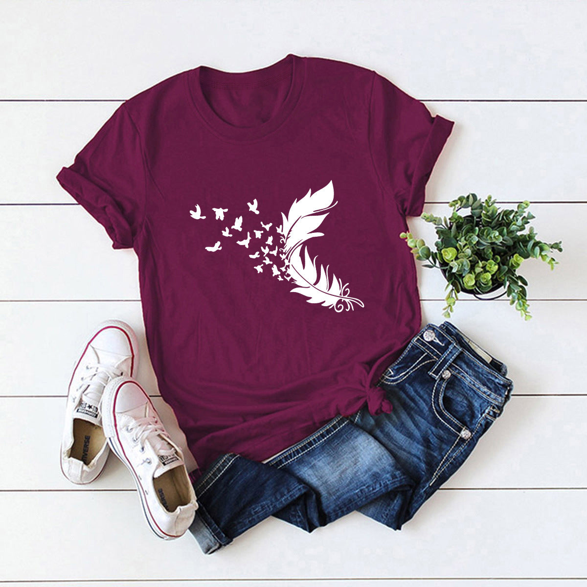 Summer Plus Size Women Clothing New Feather Print T-shirt in Green