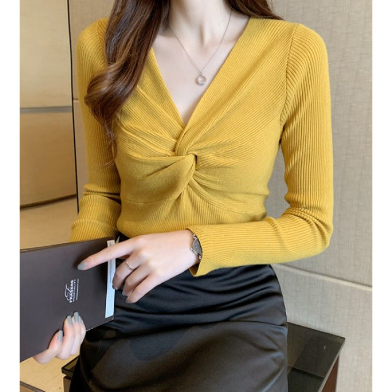 Autumn and Winter Clothing New Kinked Design Slim-fit Cashmere Knitwear for Women in Yellow