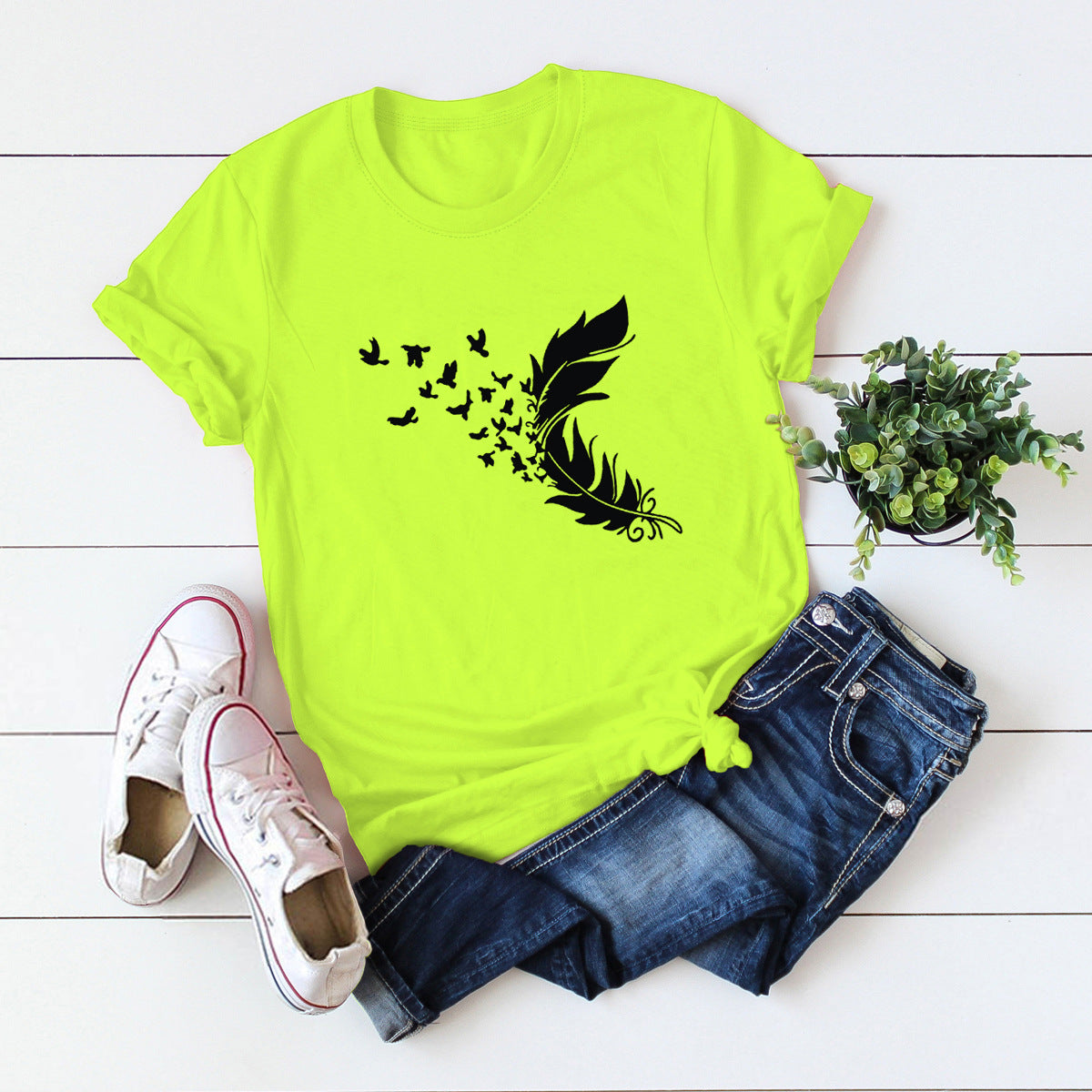 Summer Plus Size Women Clothing New Feather Print T-shirt in Light Green