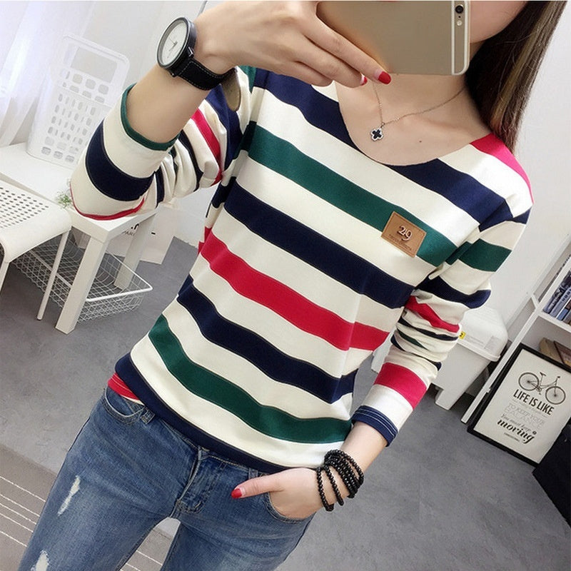 Korean Spring and Autumn Clothing T-shirt for Women in Red And Green