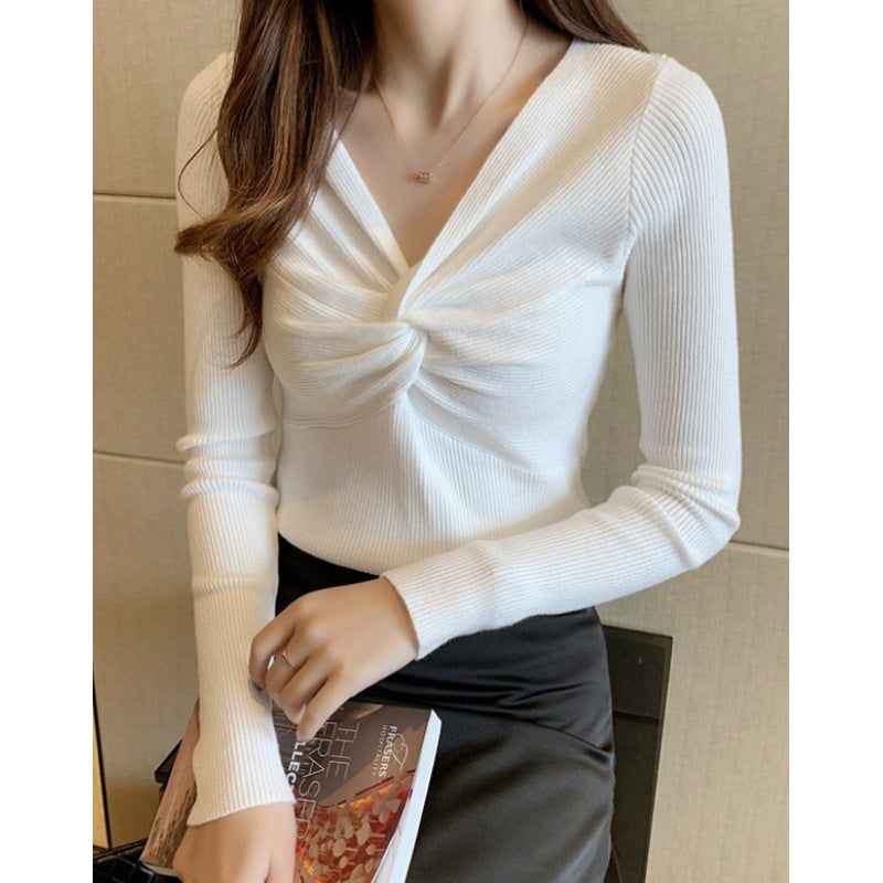 Autumn and Winter Clothing New Kinked Design Slim-fit Cashmere Knitwear for Women in White